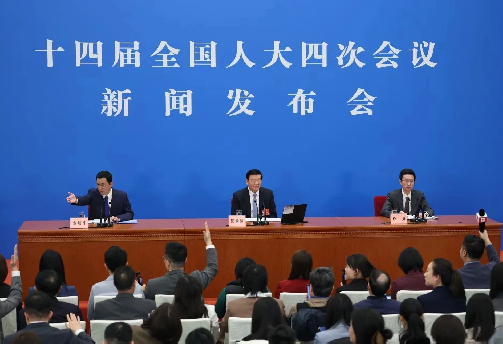 人工智能时代需要培养“语言+AI”复合型人才